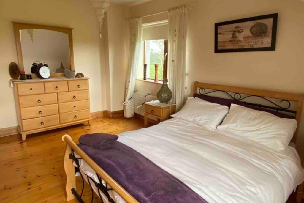 Annies Meadow. Villa Knock  Ngoại thất bức ảnh