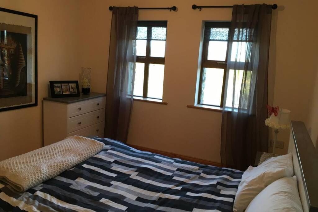 Annies Meadow. Villa Knock  Ngoại thất bức ảnh