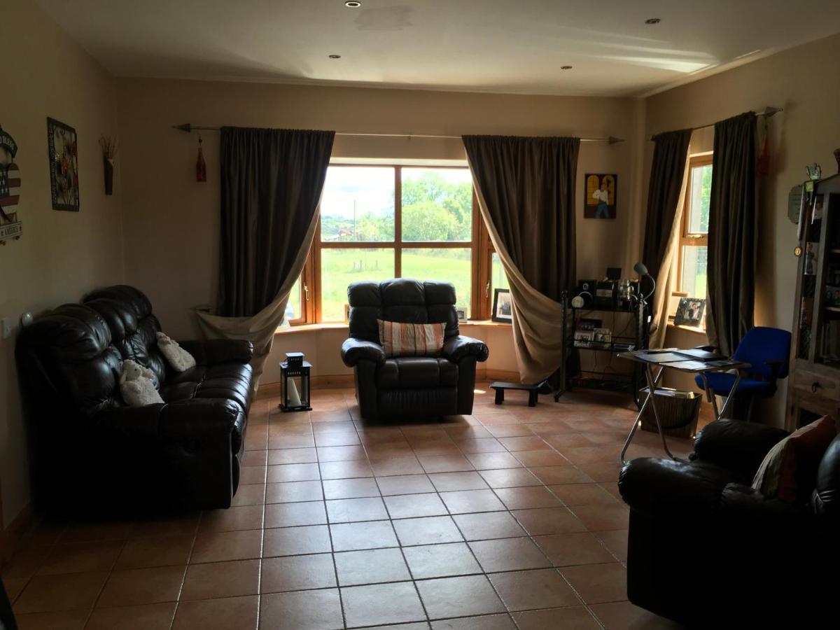 Annies Meadow. Villa Knock  Ngoại thất bức ảnh